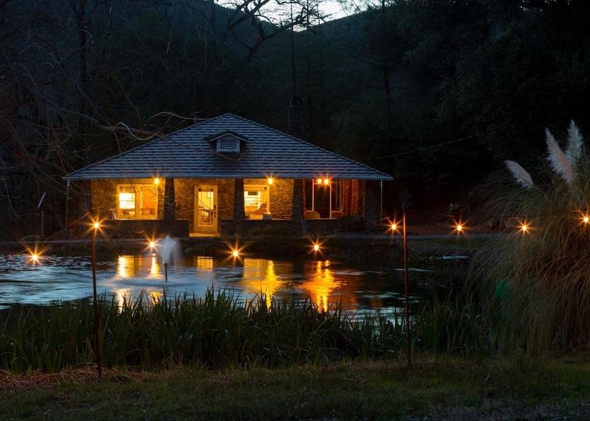 California Clearlake Oaks Exterior Detail