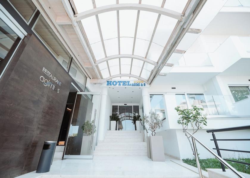 Vlorë County Sarandë Property entrance