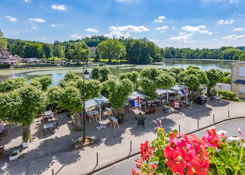 Hauts-de-France Pierrefonds Property Grounds