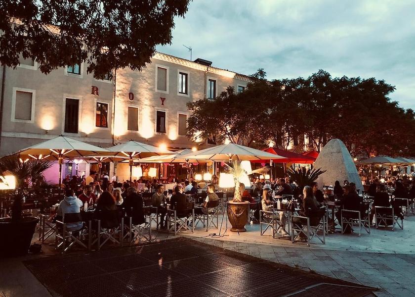Occitanie Nîmes Restaurant