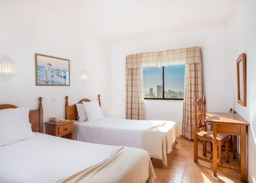 Faro Portimão Room