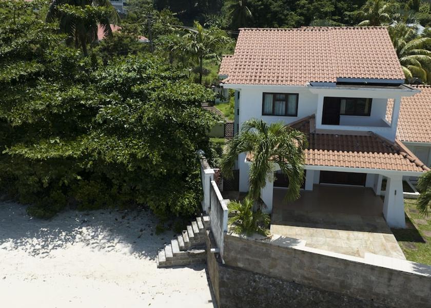  Mahé Island Exterior Detail