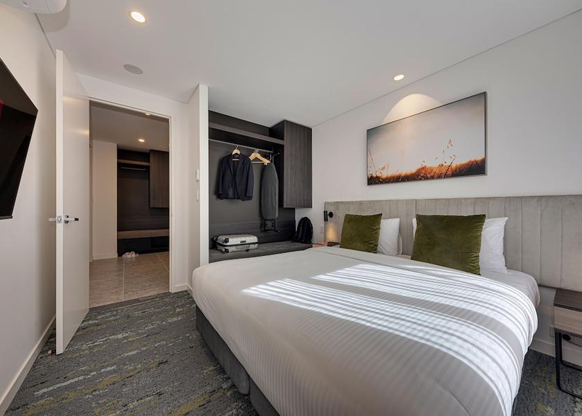New South Wales Sydney 2 BEDROOMS, APARTMENT