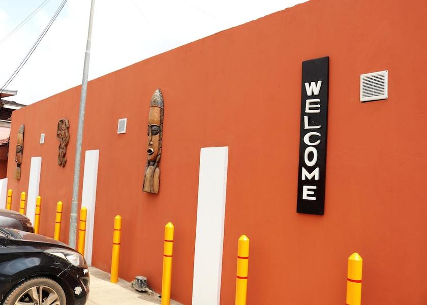  Accra Front of property
