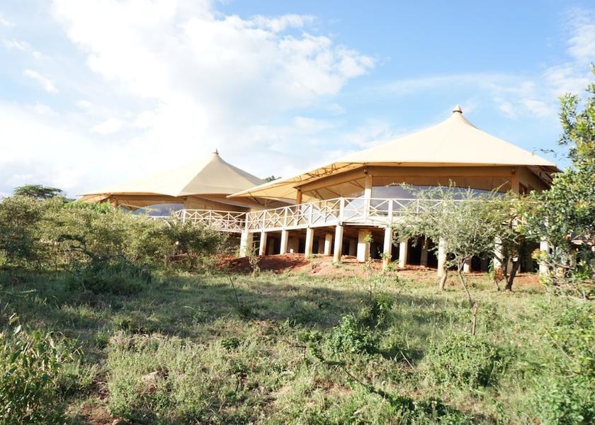  Masai Mara Facade