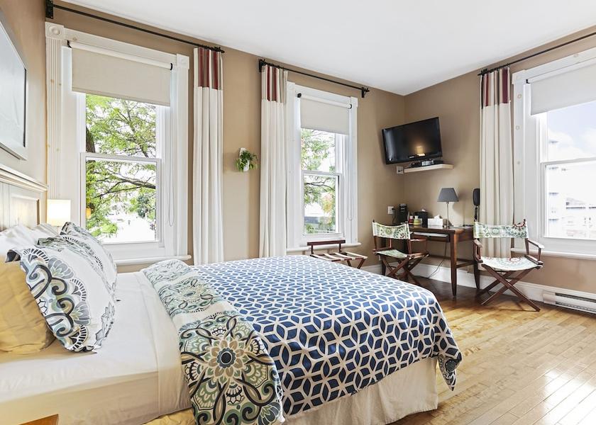Quebec Quebec City Room