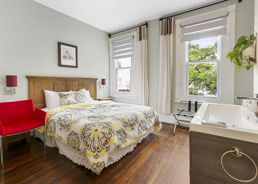 Quebec Quebec City Room