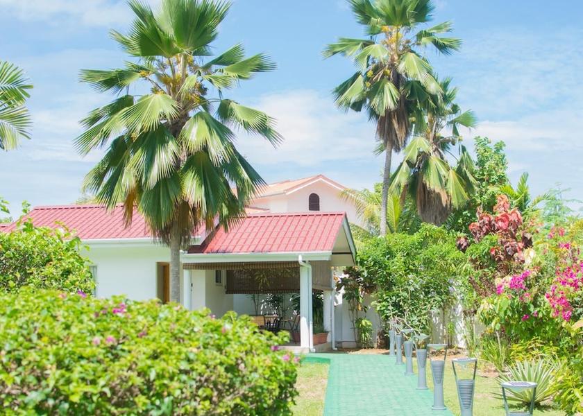  Mahe Island Exterior Detail