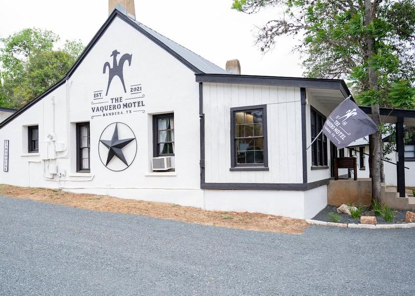 Texas Bandera Facade