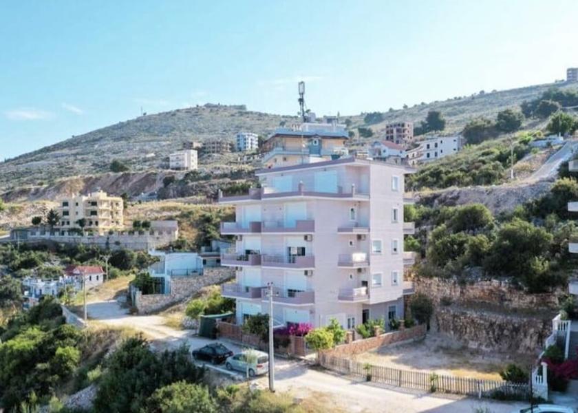  Sarande Exterior Detail