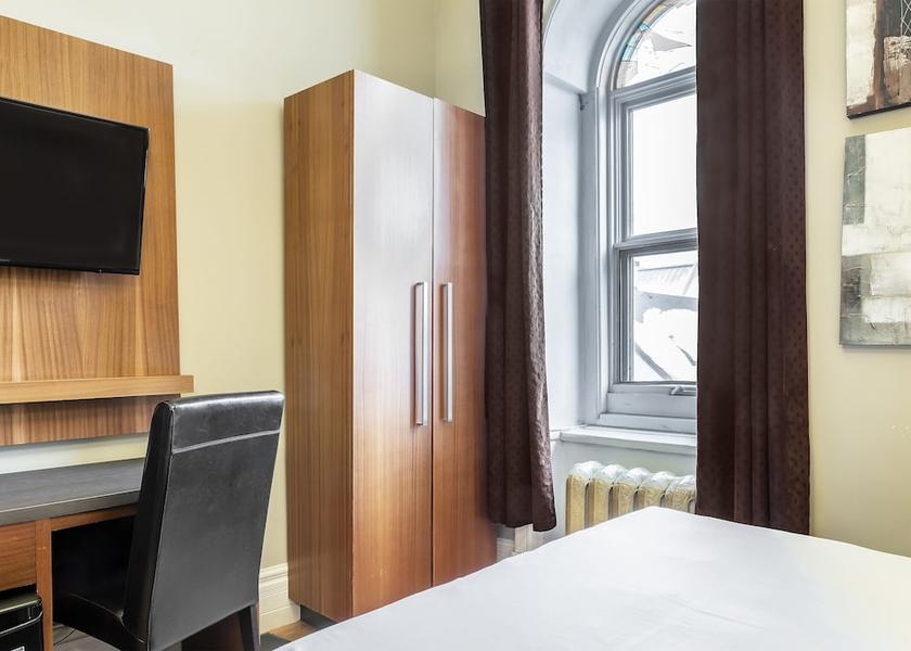 Quebec Quebec City Room