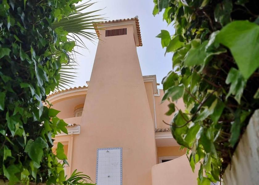 Faro Loulé Exterior Detail