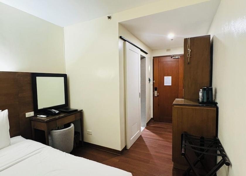  Manila Room