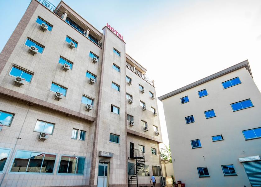  Yaounde Exterior Detail
