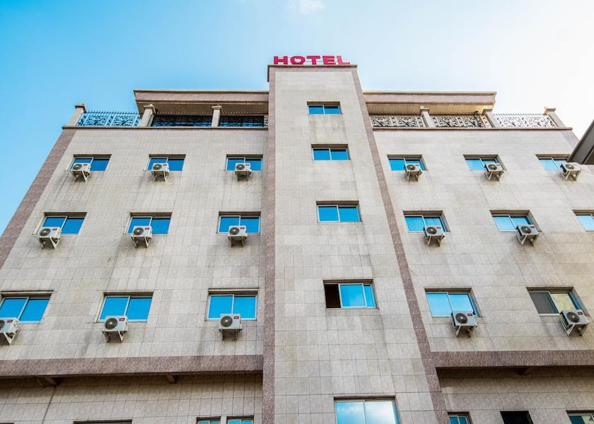  Yaounde Exterior Detail