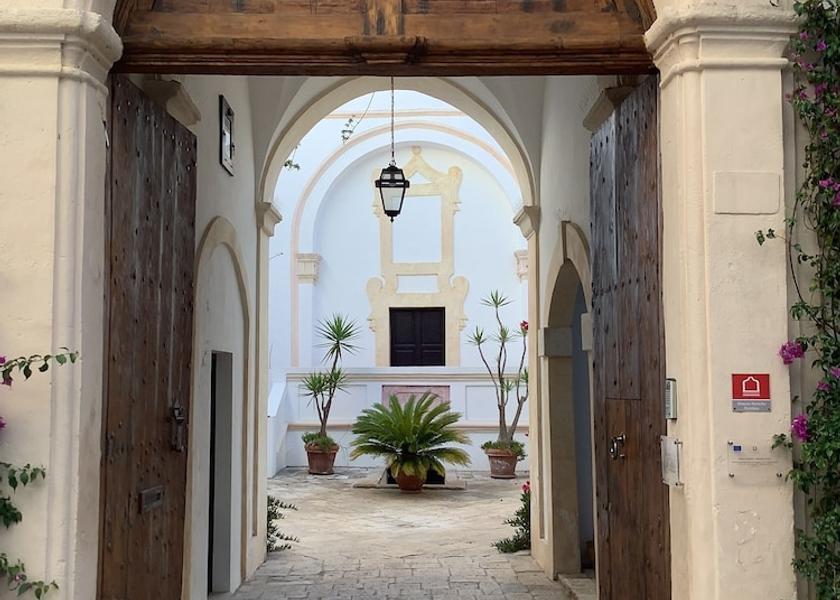 Puglia Nardo Entrance