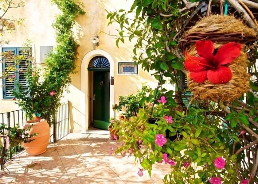 Sicily Acireale  Entrance