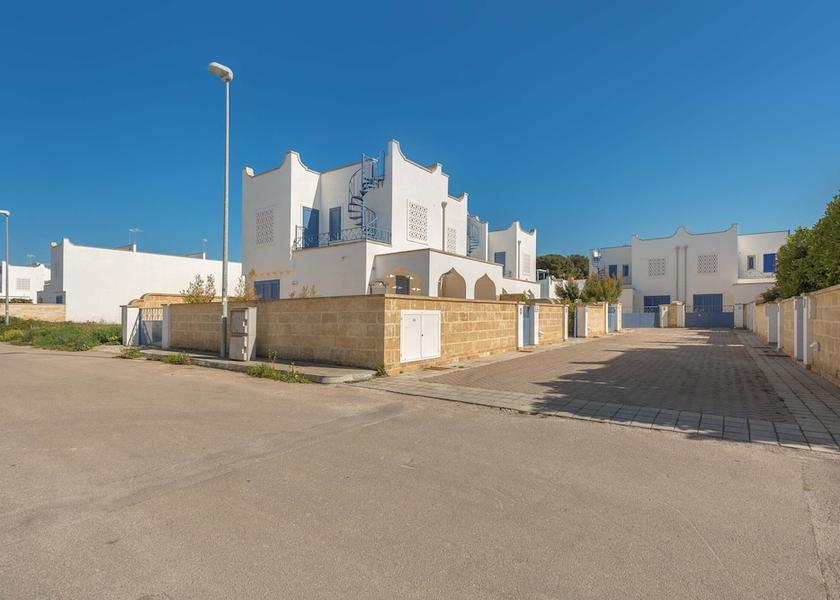 Puglia Nardo Exterior Detail