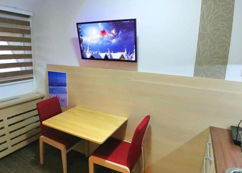  Raska Room