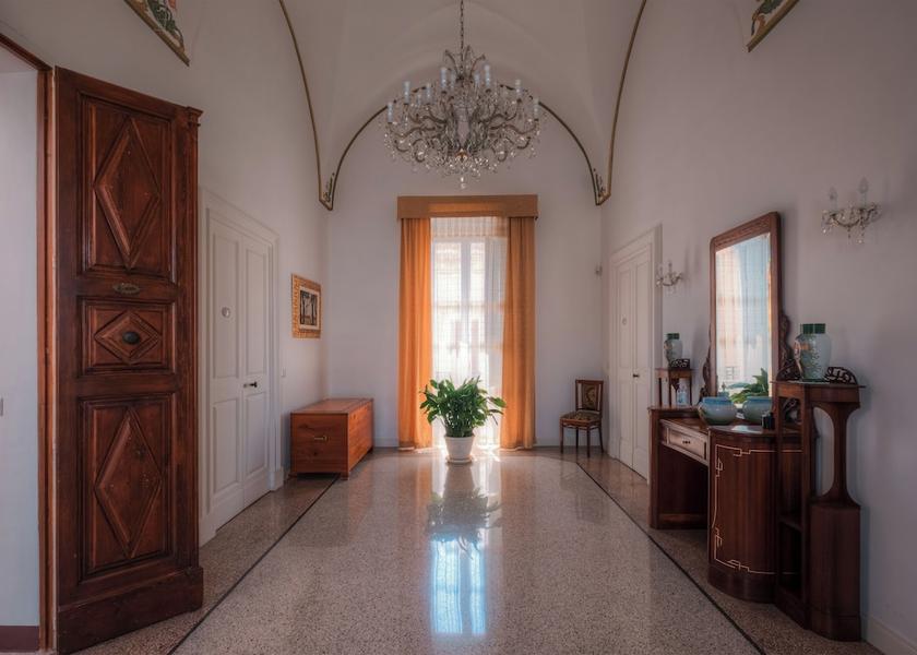 Puglia Nardo Interior Entrance