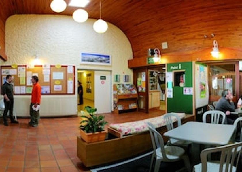 Auvergne-Rhone-Alpes Saint-Jacques-des-Blats Reception