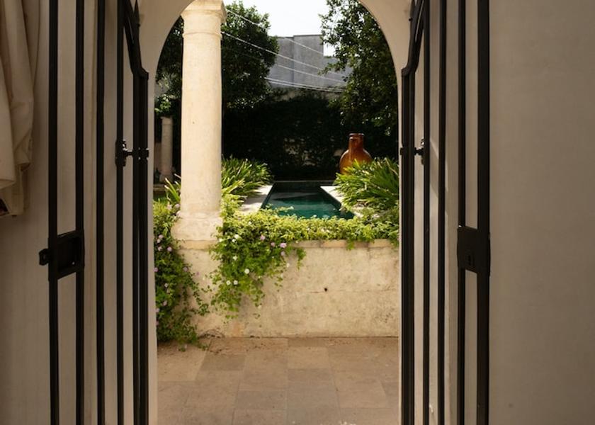 Puglia Nardo Exterior Detail