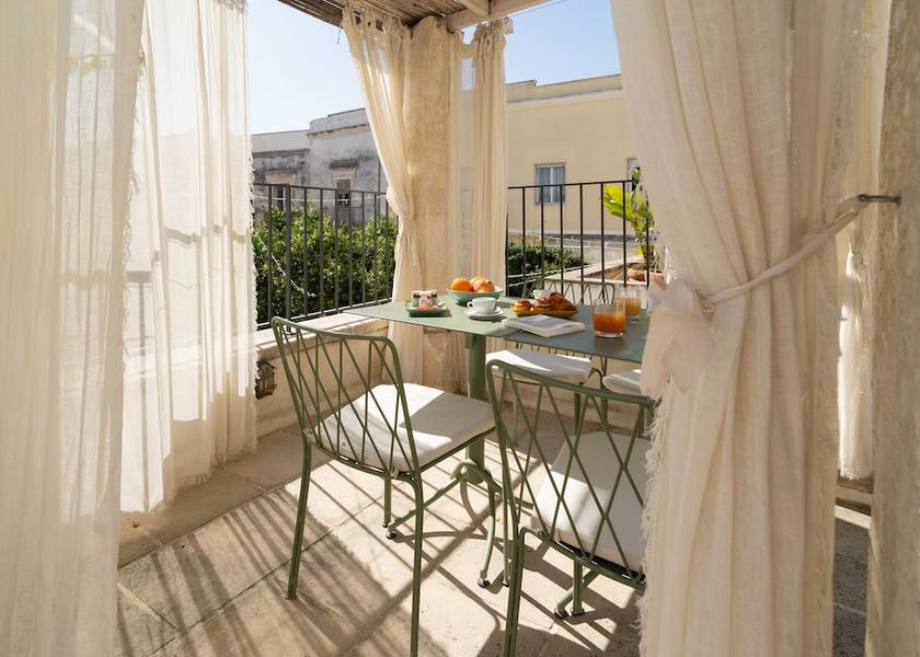 Puglia Nardo Exterior Detail