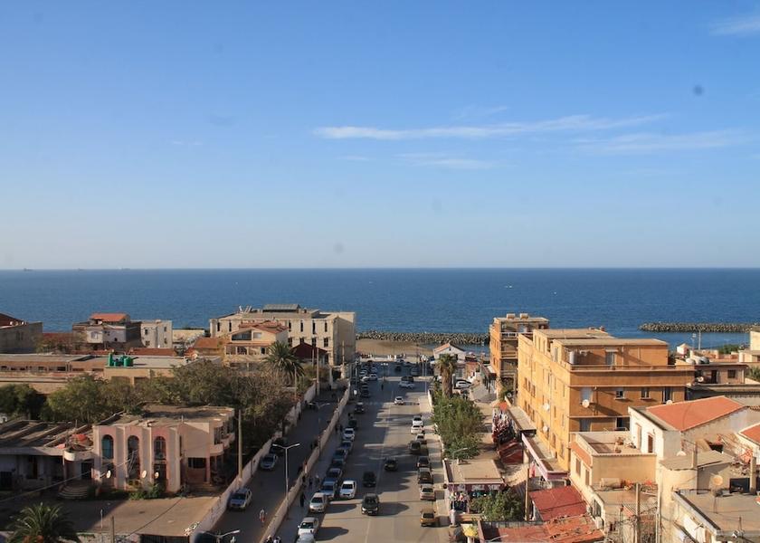  Algiers Exterior