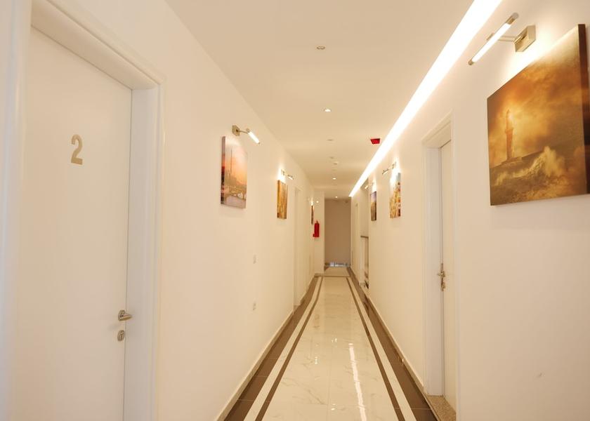  Sarande Interior Entrance