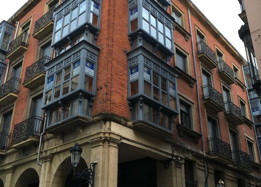 La Rioja Logroño Exterior Detail
