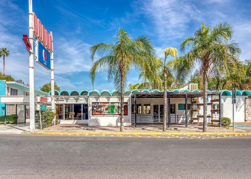 Durango Gomez Palacio Facade