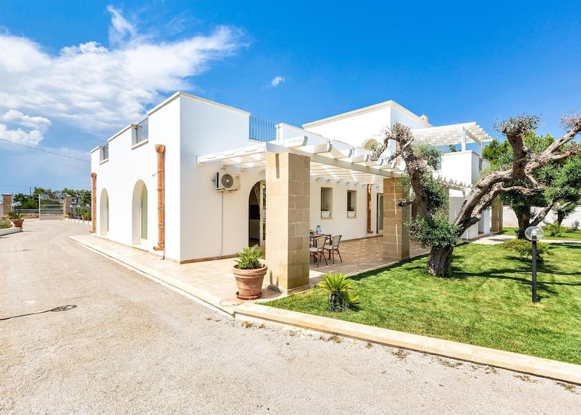 Puglia Nardo Exterior Detail