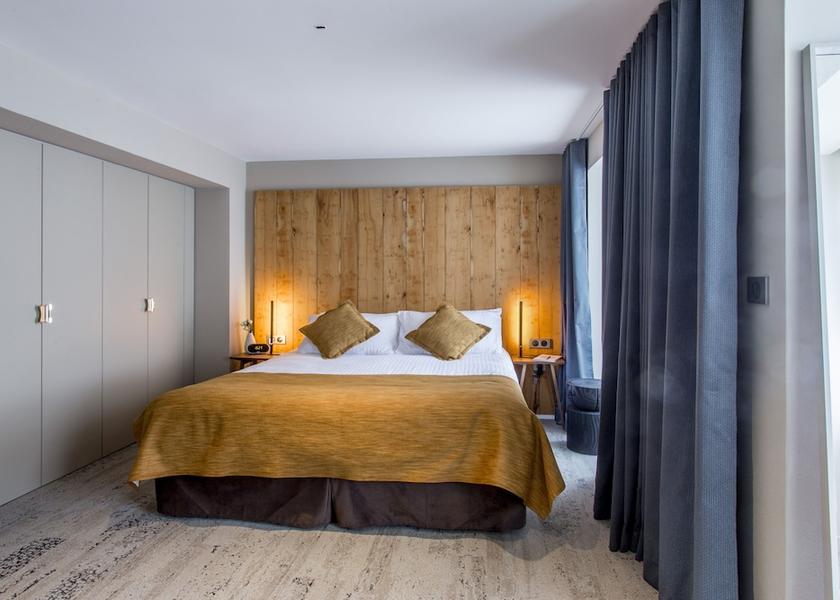 Auvergne-Rhone-Alpes Chaudes-Aigues Room