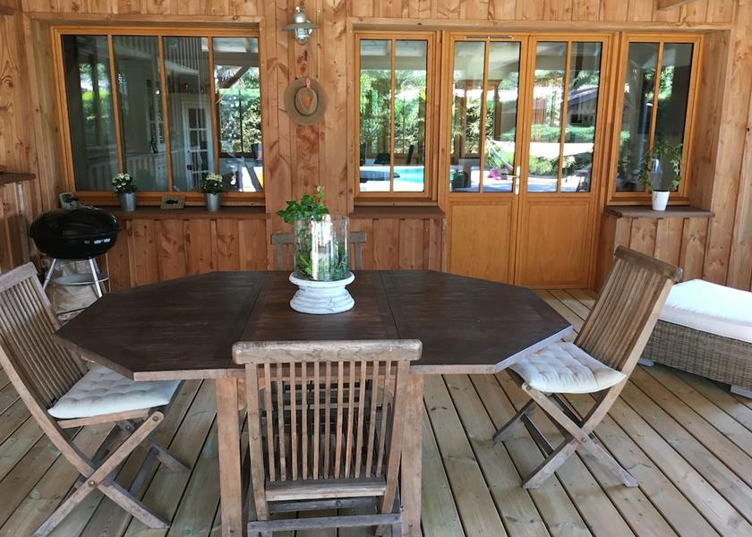 Nouvelle-Aquitaine Saint-Jean-d'Illac Exterior Detail