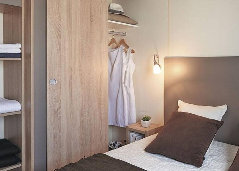 Auvergne-Rhone-Alpes Fleurie Room