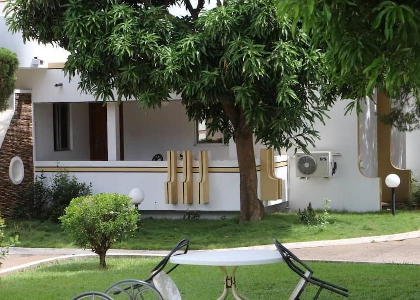  Adenta Exterior Detail