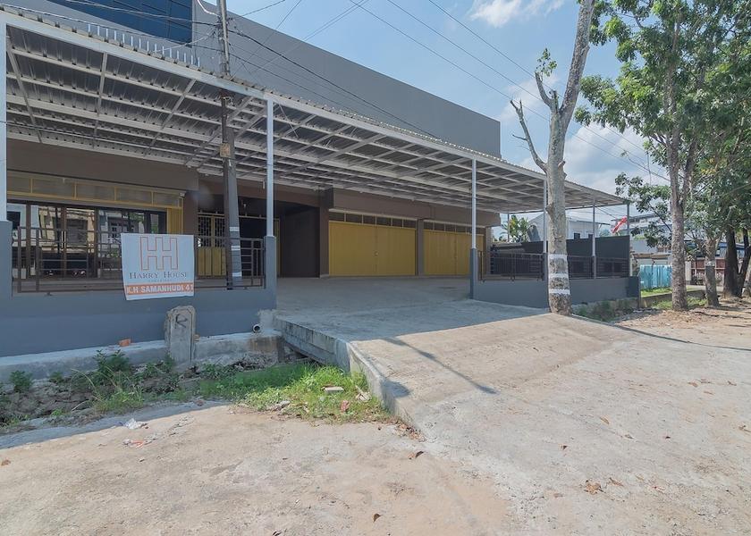  Samarinda  Exterior Detail