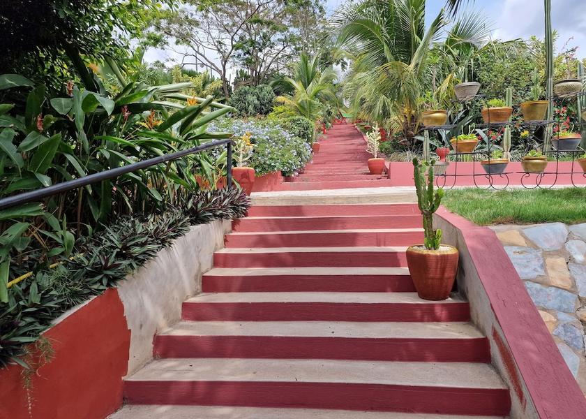  Aburi Exterior Detail