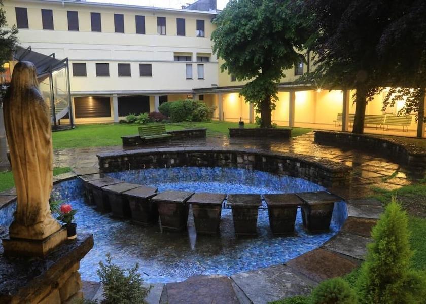 Veneto Brentino Belluno Exterior Detail