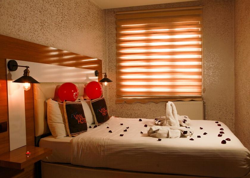 Van Van Room