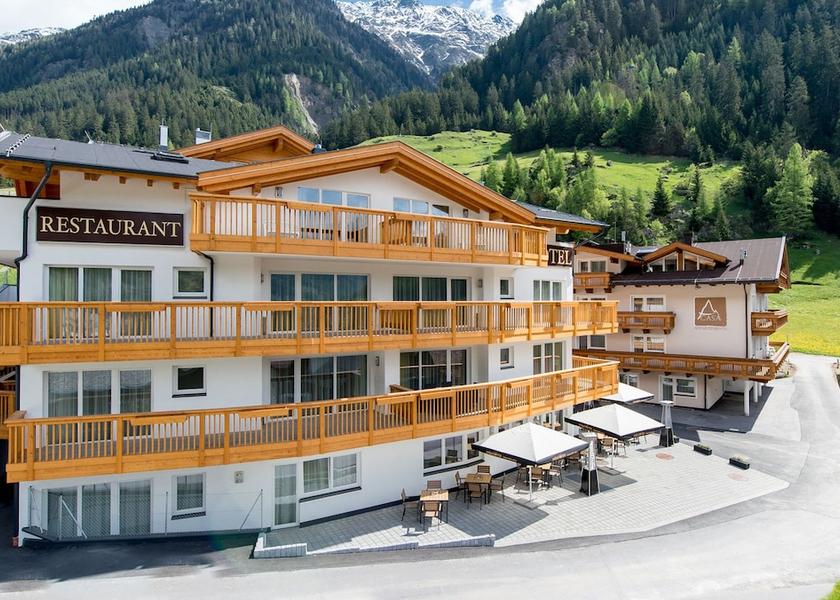 Tyrol Soelden Facade