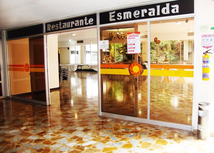 Meta Villavicencio Hallway