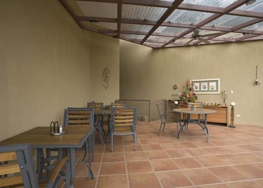 Alajuela Escazu Breakfast Area