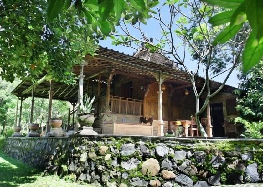 Central Java Ungaran Exterior Detail
