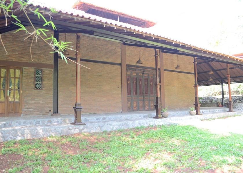Central Java Ungaran Porch