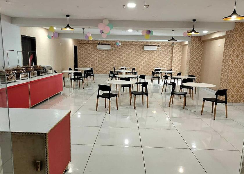 Delhi Delhi Food & Dining