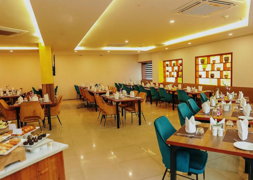 Uttar Pradesh Noida Food & Dining
