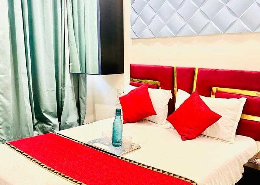 Gujarat Surat Room