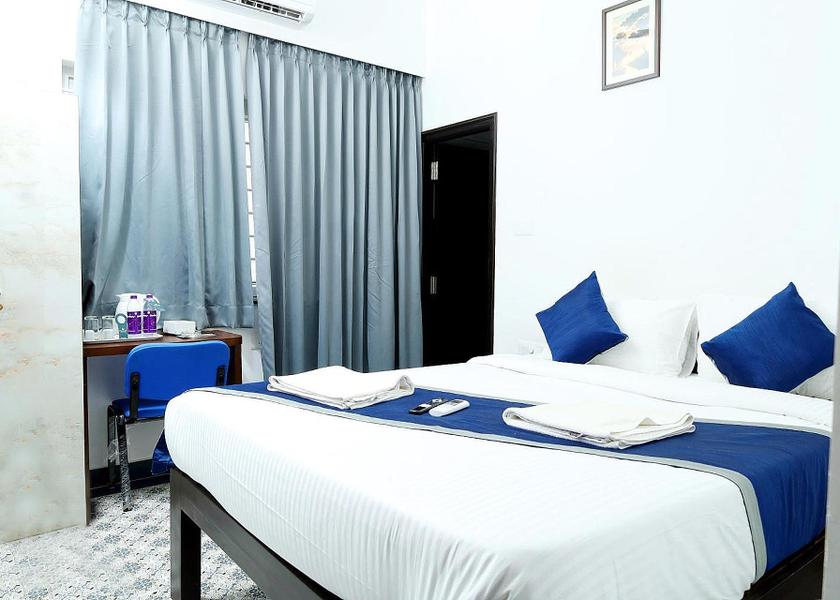 Karnataka Bangalore Deluxe Queen Room
