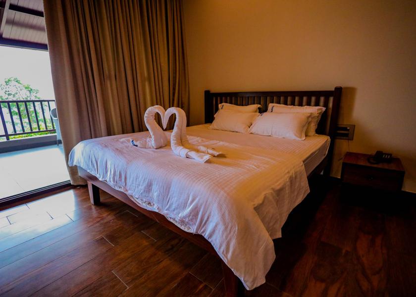 Karnataka Yevakapadi Pool View Room